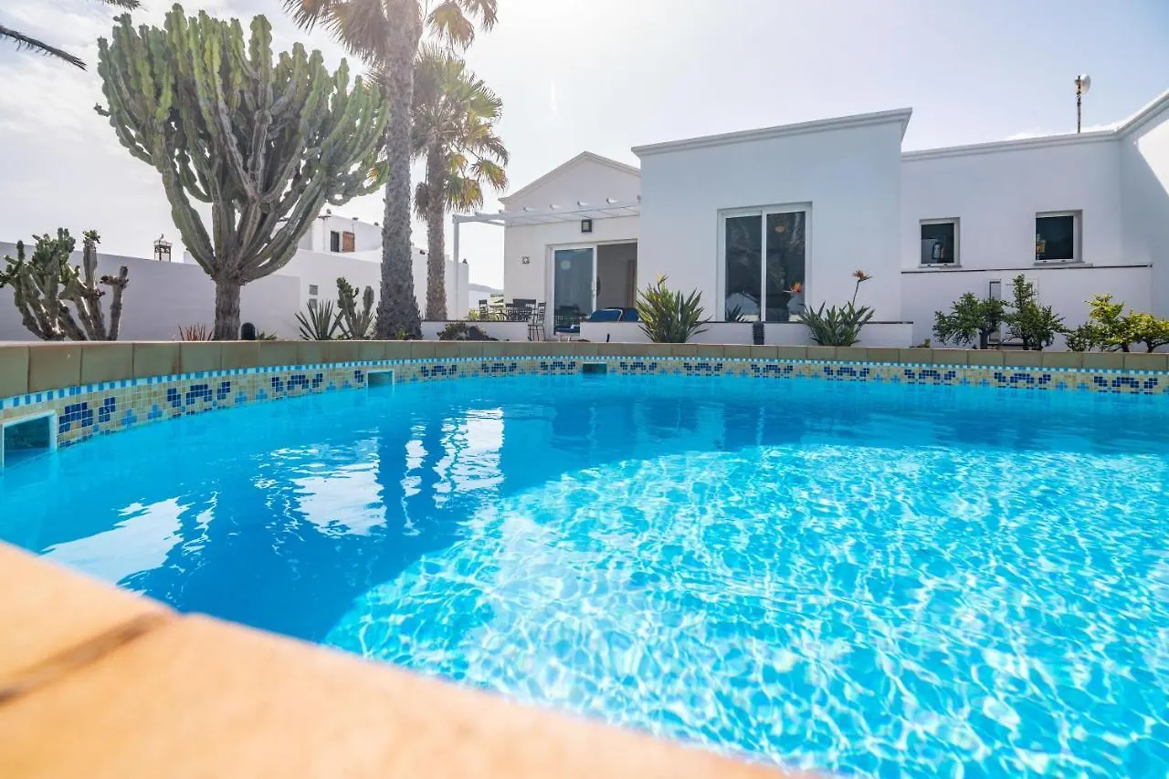 B2 Bungalow Casitas De Luz Charco del Palo 0*,
